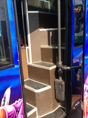 ขายรถบัส 8ล้อ ปรับอากาศ 2ชั้น45ที่นั่ง สภาพสวยพร้อมใช้งาน