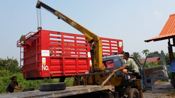 **ขายแล้วครับขอบคุณ Truck2hand ขาย ISUZU NPR-110 6ล้อบรรทุก ติดเครน ISUZU NPR59L 4BE1-110 ฝาดำ ประกอบ เครื่องดี แรง ดี เกียร์สั้น เข้างง่าย ไม่หลุดครับ ช่วงล่างเดิม 5น็อต หน้า-หลัง คัสซีดี สวย ไม่ปะไม่ผุ กระบะเหล็กพื้นเรียบยาว4.30ม.สภาพดี พื้น **ขายแล้วครับขอบคุณ Truck2hand ขาย ISUZU NPR-110 6ล้อบรรทุก ติดเครน ISUZU NPR59L 4BE1-110 ฝาดำ ประกอบ เครื่องดี แรง ดี เกียร์สั้น เข้างง่าย ไม่หลุดครับ ช่วงล่างเดิม 5น็อต หน้า-หลัง คัสซีดี สวย ไม่ปะไม่ผุ กระบะเหล็กพื้นเรียบยาว4.30ม.สภาพดี พื้น