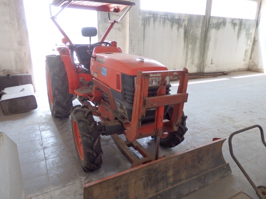 ขาย KUBOTA L4508 ใช้งาน2300ชม 4x4 รถสวยมากมีใบมีดหน้า กับผานบุกเบิก รถอยู่ ประจวบ ขาย KUBOTA L4508 ใช้งาน2300ชม 4x4 รถสวยมากมีใบมีดหน้า กับผานบุกเบิก รถอยู่ ประจวบ