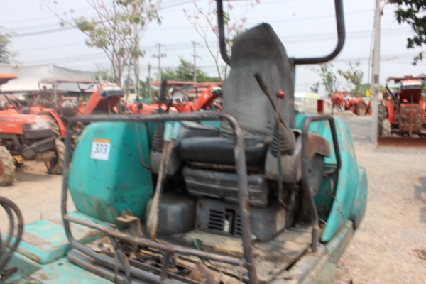 Komatsu PC30-7 เก่าไทยขายตามสภาพครับ