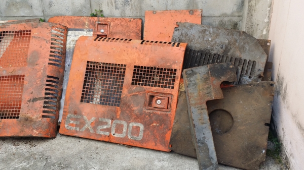 ขายด่วน ฝากระโปง+บอดี้รอบคัน+ฝากระโปงแผ่นใต้ท้อง HITACHI EX200-3 ขายด่วน ฝากระโปง+บอดี้รอบคัน+ฝากระโปงแผ่นใต้ท้อง HITACHI EX200-3