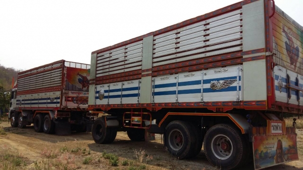 ขายรถพ่วง 24 ล้อ พร้อมขายเต็ม 100 \% แล้ว กระบะเนียมคอกเกษตรดั้ม HINO PROFIA เครื่อ ง.K13C ปี.53  ราคา.1850000 ต่อรองกันได้ สนใจโทรเลย