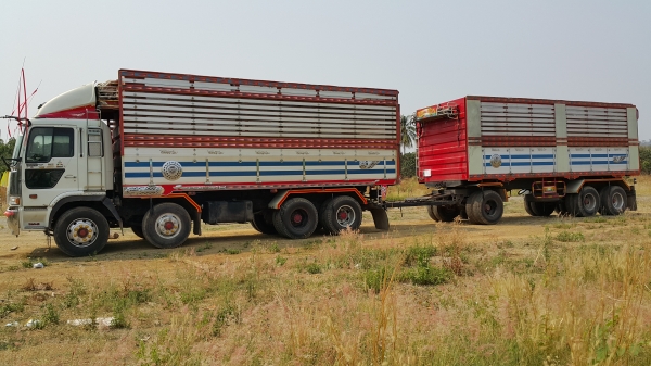 ขายรถพ่วง 24 ล้อ พร้อมขายเต็ม 100 \% แล้ว กระบะเนียมคอกเกษตรดั้ม HINO PROFIA เครื่อ ง.K13C ปี.53  ราคา.1850000 ต่อรองกันได้ สนใจโทรเลย