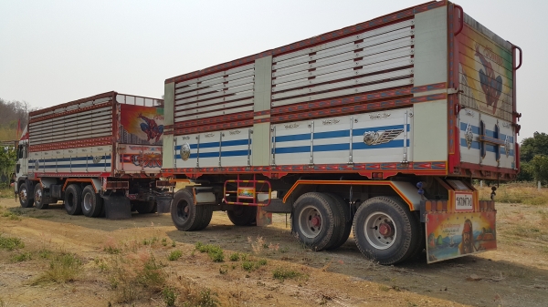 ขายรถพ่วง 24 ล้อ พร้อมขายเต็ม 100 \% แล้ว กระบะเนียมคอกเกษตรดั้ม HINO PROFIA เครื่อ ง.K13C ปี.53  ราคา.1850000 ต่อรองกันได้ สนใจโทรเลย