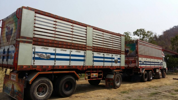 ขายรถพ่วง 24 ล้อ พร้อมขายเต็ม 100 \% แล้ว กระบะเนียมคอกเกษตรดั้ม HINO PROFIA เครื่อ ง.K13C ปี.53  ราคา.1850000 ต่อรองกันได้ สนใจโทรเลย