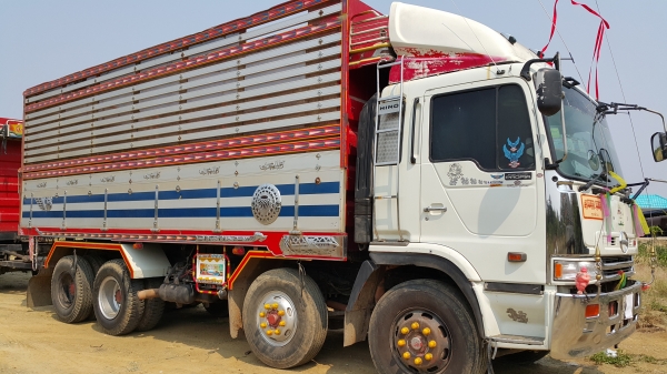 ขายรถพ่วง 24 ล้อ พร้อมขายเต็ม 100 \% แล้ว กระบะเนียมคอกเกษตรดั้ม HINO PROFIA เครื่อ ง.K13C ปี.53  ราคา.1850000 ต่อรองกันได้ สนใจโทรเลย