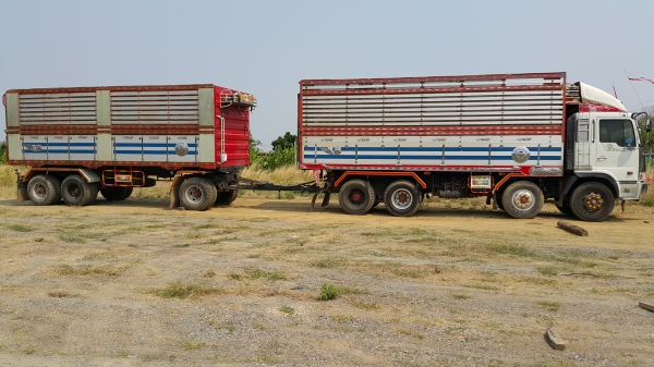 ขายรถพ่วง 24 ล้อ พร้อมขายเต็ม 100 \% แล้ว กระบะเนียมคอกเกษตรดั้ม HINO PROFIA เครื่อ ง.K13C ปี.53  ราคา.1850000 ต่อรองกันได้ สนใจโทรเลย