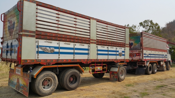 ขายรถพ่วง 24 ล้อ พร้อมขายเต็ม 100 \% แล้ว กระบะเนียมคอกเกษตรดั้ม HINO PROFIA เครื่อ ง.K13C ปี.53  ราคา.1850000 ต่อรองกันได้ สนใจโทรเลย