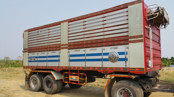 ขายรถพ่วง 24 ล้อ พร้อมขายเต็ม 100 \% แล้ว กระบะเนียมคอกเกษตรดั้ม HINO PROFIA เครื่อ ง.K13C ปี.53  ราคา.1850000 ต่อรองกันได้ สนใจโทรเลย