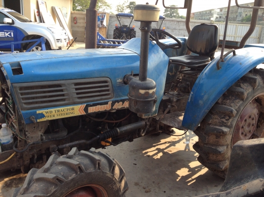 แทรคเตอร์ CHAMP 4242 4WD