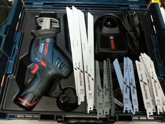 เลื่อยไฟฟ้าไร้สาย Bosch 10.8V