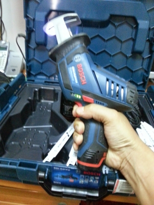 เลื่อยไฟฟ้าไร้สาย Bosch 10.8V