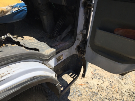 6ลัอรถน้ำHino FC4J.  รถปี2542 สภาพดีพร้อมใช้....ถังประมาณ6000ลิตร เล่มติดมือ