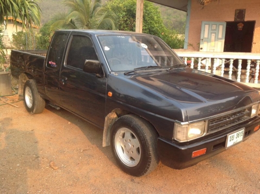 ขายนิสสันบิ๊กเอ็มปี 96 จอโค้ง เครื่อง 2500 ซีซี ฝาแดง สภาพสวยบาง