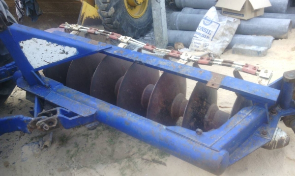 รถไถ FORD เจ้าของเขาขาย 250000 บาท ค่านายหน้า 3000 บาท รับได้มาเลยครับ