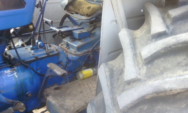 รถไถ FORD เจ้าของเขาขาย 250000 บาท ค่านายหน้า 3000 บาท รับได้มาเลยครับ