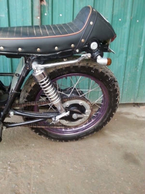 ขาย sr400 ของเเต่งหลายอย่างอยู่ครับลองดูเอาครับ