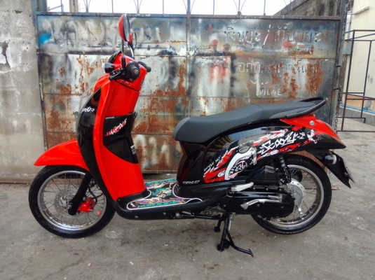 Honda Scoopy-i สีดำ-แดง ลายแอคทีฟบอย รถปี 55 ประหยัดน้ำมัน ราคาถูกครับ