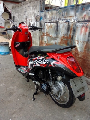 Honda Scoopy-i สีดำ-แดง ลายแอคทีฟบอย รถปี 55 ประหยัดน้ำมัน ราคาถูกครับ