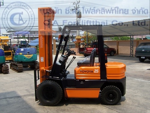 ขายรถ โฟล์คลิฟท์ TOYOTA รุ่น 5-FD25