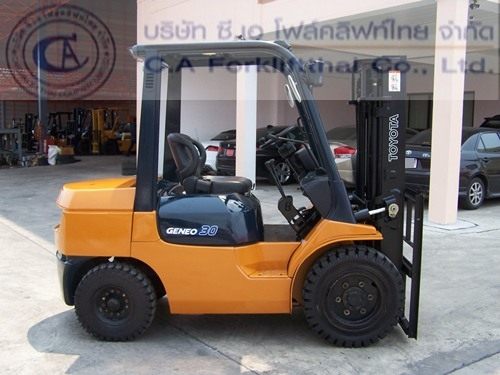 ขายรถ โฟล์คลิฟท์ TOYOTA รุ่น 7-FD30