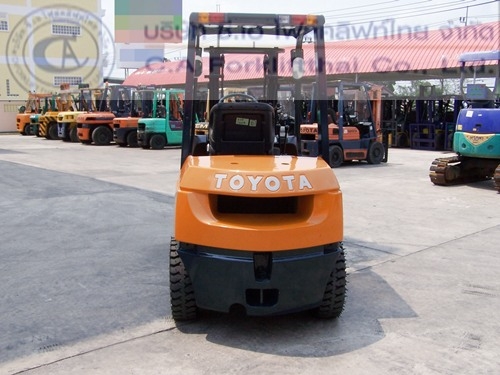 ขายรถ โฟล์คลิฟท์ TOYOTA รุ่น 7-FD30