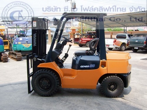 ขายรถ โฟล์คลิฟท์ TOYOTA รุ่น 7-FD30