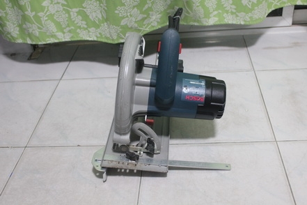 เลื่อยวงเดือนขนาดใบ 7 นิ้ว บ๊อช ขนาด 1400 วัตต์ อุปกรณ์ครบชุดพร้อมใช้งานครับ