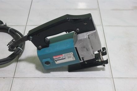 เลื่อยจิ๊กซอร์ makita 4300 BA รุ่นยอดนิยม ทนทานมาก ตัวนี้ยังผลิต ญี่ปุ่นอยู่ครับ