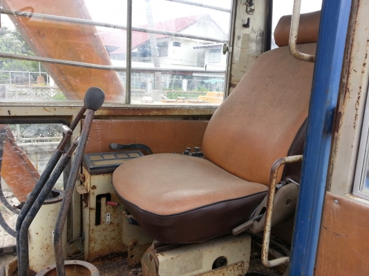 ขายถูก KOMATSU  PC60-3 เก่าญี่ปุ่น 090-986-2521 อ๊อบ