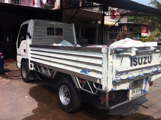ขายรถบรรทุก4ล้อกลางISUZUกระบะเลส