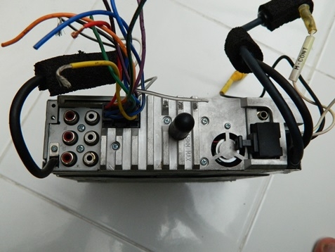 ขาย เครื่องเล่น ดี วี ดี ติดรถยนตร์ ALPINE