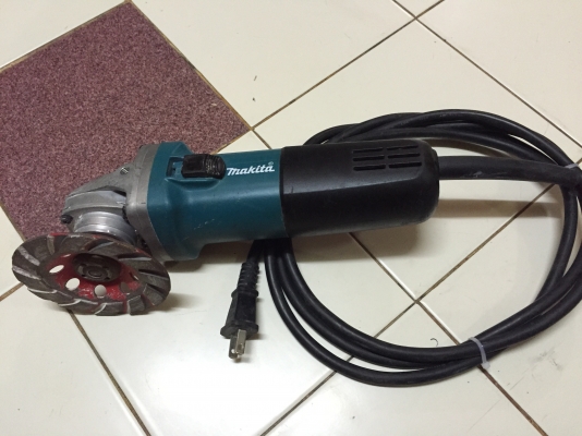 ขายหินเจียสภาพสวยๆยี่ห้อMakitaของแท้วัตต์สูง710วัตต์พร้อมใช้งาน ขายหินเจียสภาพสวยๆยี่ห้อMakitaของแท้วัตต์สูง710วัตต์พร้อมใช้งาน