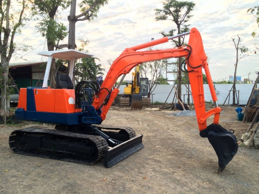 ขายรถแบคโฮ KUBOTA KH-040 (เท่า PC40) สภาพพร้อมใช้ นำเข้าจากญี่ปุ่น ติดต่อ 086-775-7900, 086-324-1992