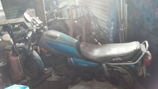 **8,800 บ.ต่อรอง///YAMAHA คอนคอร์ด** ขาย YAMAHA RX K มอเตอไซค์ เก๋าๆ สภาพเดิมๆ ของค่อนข้างครบ  มือเดียว เครื่อง เกียร์เดิม เครื่องดี แรง เกียร์ดี ช่วงล่างแน่น บอดี้เดิม ถังไม่ผุ ตอนนี้จอด ครับ ครัชไม่จับ ยังไม่ได้ซ่อม ยางยังดี สีสันยังสวย ขายตามสภาพ เล่มท