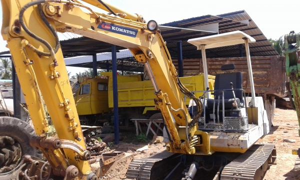 ขายแมคโครเล็กพร้อมใช้PC40-6