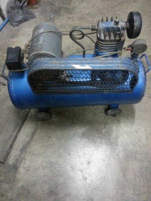 ขายปั้มลมสูบเดียว puma มอเตอร์1/4เเรงราคา3000บาท