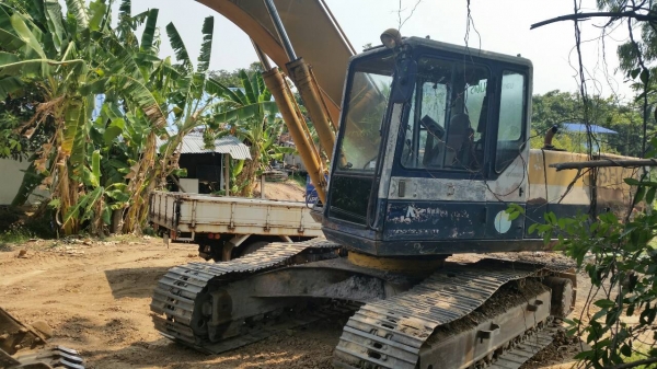ขายด่วน KOMATSU PC200-5 รถสวยพร้อมใช้ เอกสารเล่มทะเบียน ขายด่วน KOMATSU PC200-5 รถสวยพร้อมใช้ เอกสารเล่มทะเบียน