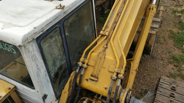 ขายด่วน KOMATSU PC200-5 รถสวยพร้อมใช้ เอกสารเล่มทะเบียน ขายด่วน KOMATSU PC200-5 รถสวยพร้อมใช้ เอกสารเล่มทะเบียน