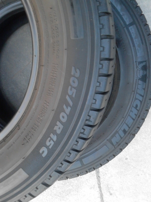 205/70 R15 MICHELIN AGILIS ปี 13 มี 2 เส้น ดูภาพชัดทุกมุมมองได้ที่ไลน์ไอดี 0814273941