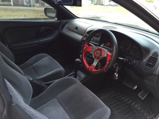 เกียร์ออโต้ ติดLPG ล้อแม๊ค17" ยางใหม่ เครื่องเสียงจอTV DVD MP3