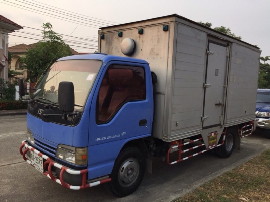 ปี2004 ISUZU NKR 130 แรง 6ล้อ ยาว4.3ม. ยางใหม่ปี14 วิ่งน้อยรถสวยมากๆ รถแท้ตามรูป