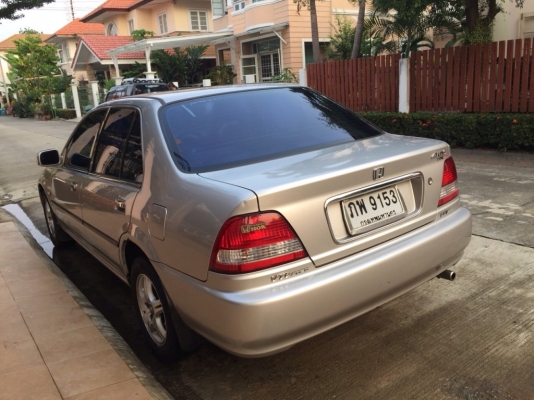 ปี2000 เกียร์ออโต้ เครื่องวีเทค มือเดียว ขายถูก