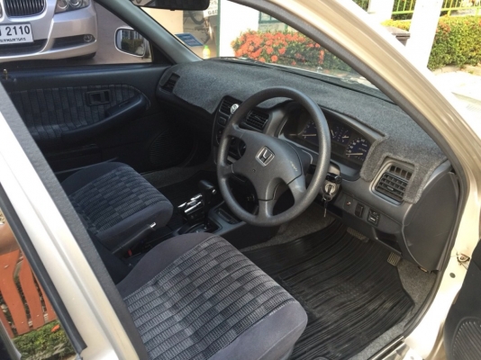 ปี2000 เกียร์ออโต้ เครื่องวีเทค มือเดียว ขายถูก