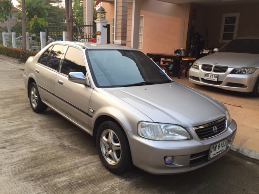 ปี2000 เกียร์ออโต้ เครื่องวีเทค มือเดียว ขายถูก