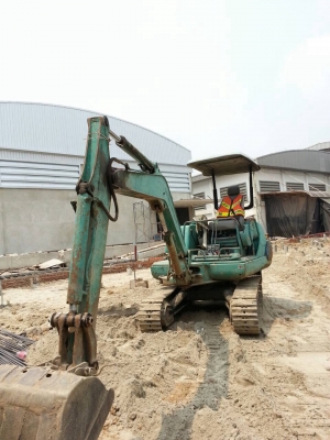 ขายแบคโฮเล็ก KOMATSU PC30-7 สภาพพร้อมใช้ ราคาเบาๆ รถใช้งานอยู่ทุกวันครับ