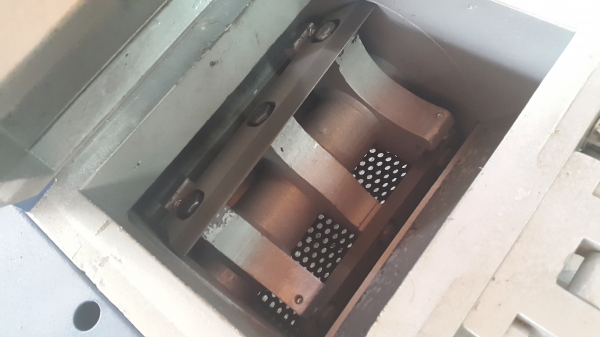 ขายเครื่องบดพลาดติกของใต้หวันสภาพใหม 65000 ขายเครื่องบดพลาดติกของใต้หวันสภาพใหม 65000