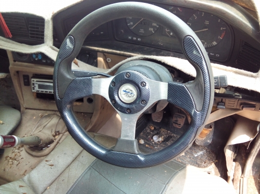 แยกอะไหล่BMW E28 แกะทุชิ้น แยกอะไหล่BMW E28 แกะทุชิ้น