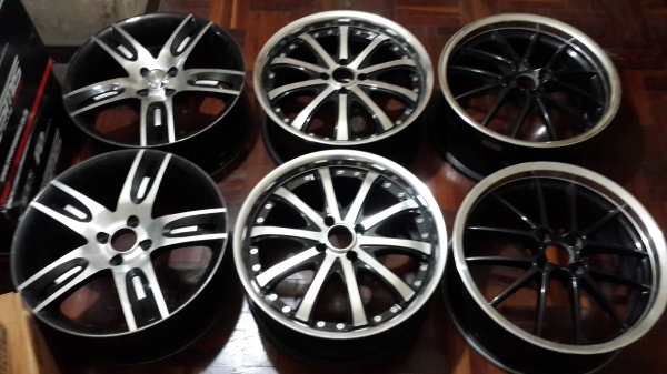 ขอบ 17 4รู100 คู่ละ 2,900 สภาพดีทุกวง