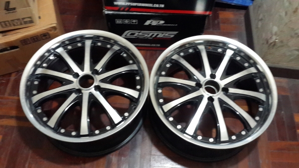 ขอบ 17 4รู100 คู่ละ 2,900 สภาพดีทุกวง